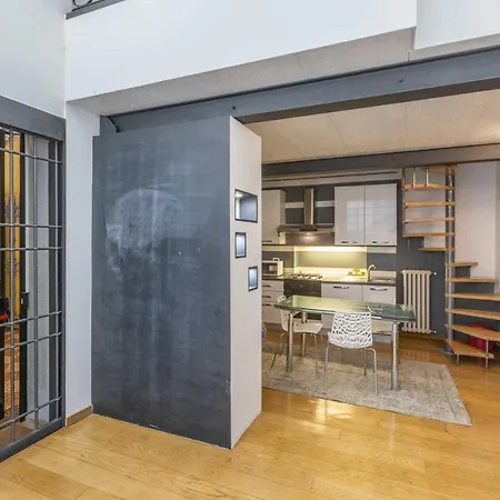 De'carbonesi, By Short Holidays Apartment