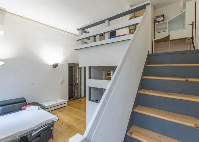 De'carbonesi, By Short Holidays *