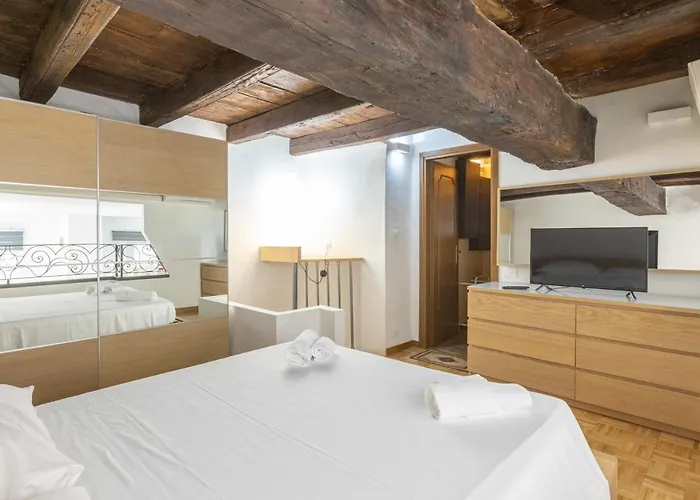 De'carbonesi, By Short Holidays