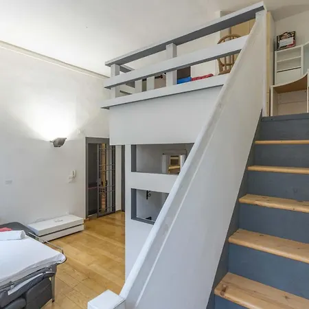 De'carbonesi, By Short Holidays *